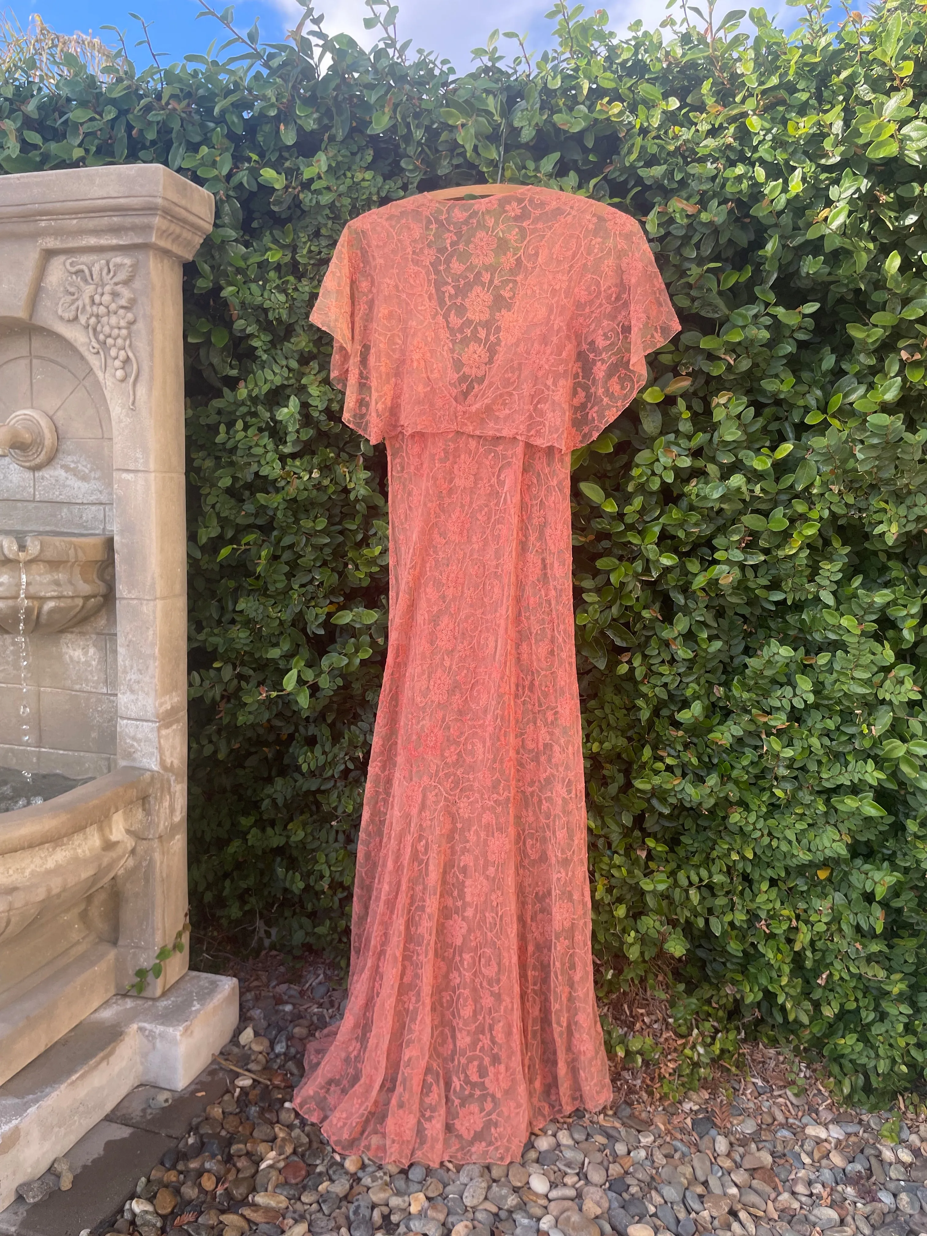 1930s Embroidered Floral Net Capelet Peignoir / Dressing Gown