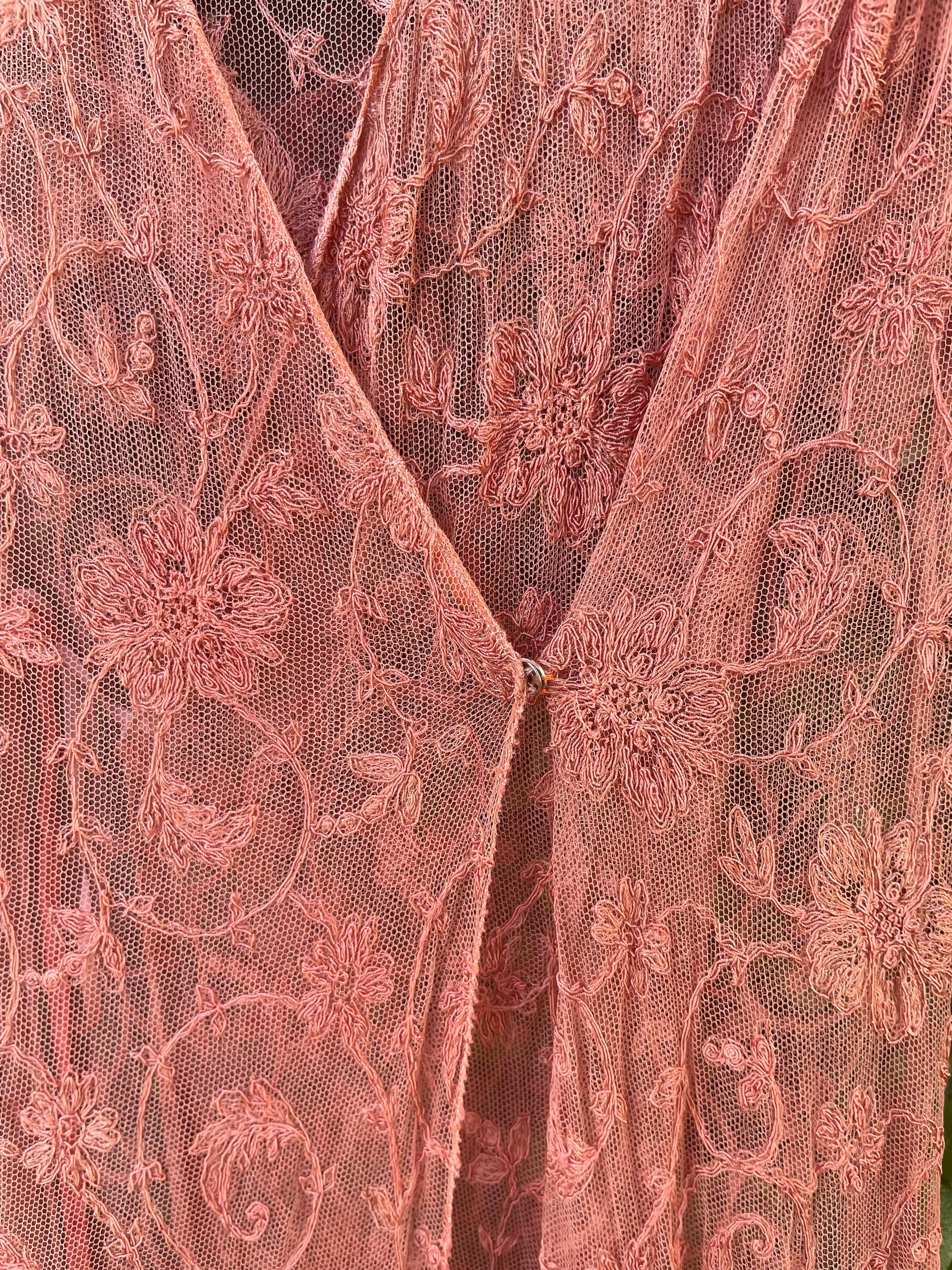 1930s Embroidered Floral Net Capelet Peignoir / Dressing Gown