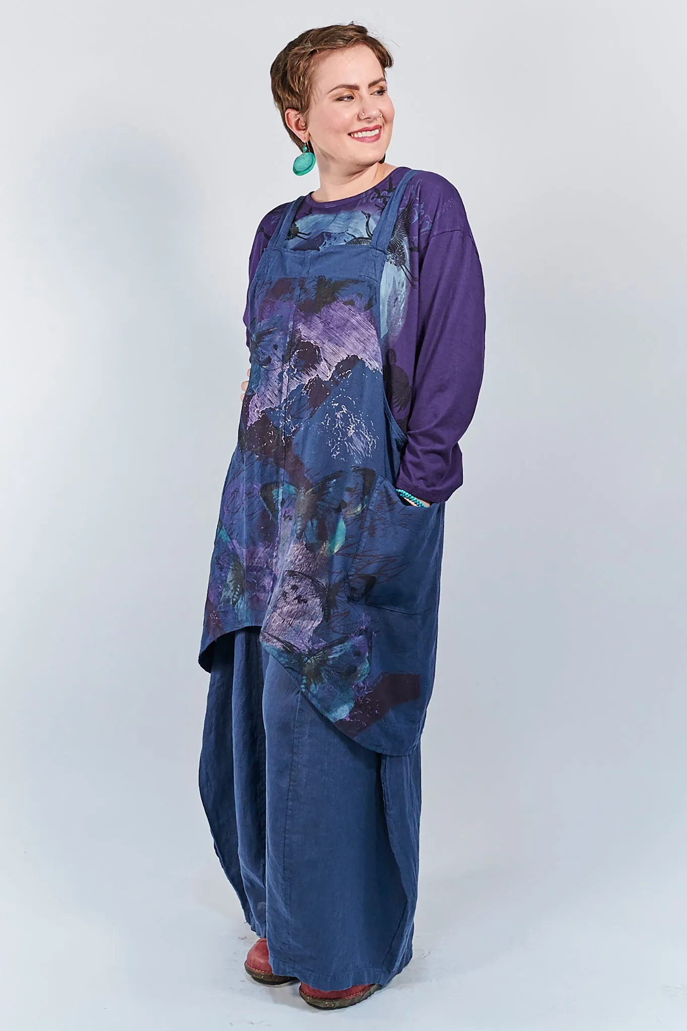 6202 Juniper Apron Jumper indigo Butterfly Print-P