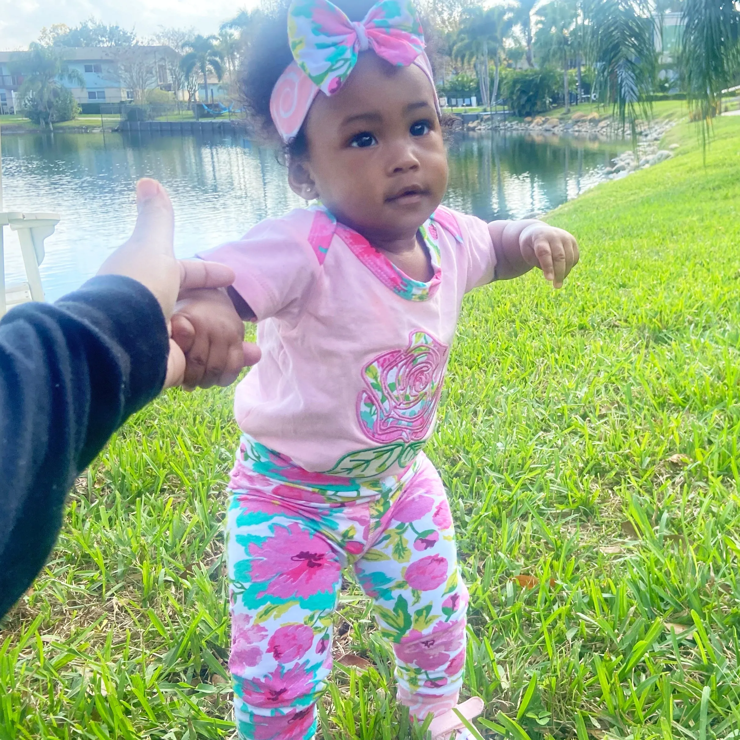 AnnLoren Baby Girls Layette Pink Floral Onesie Pants Headband 3pc Gift Set Clothing