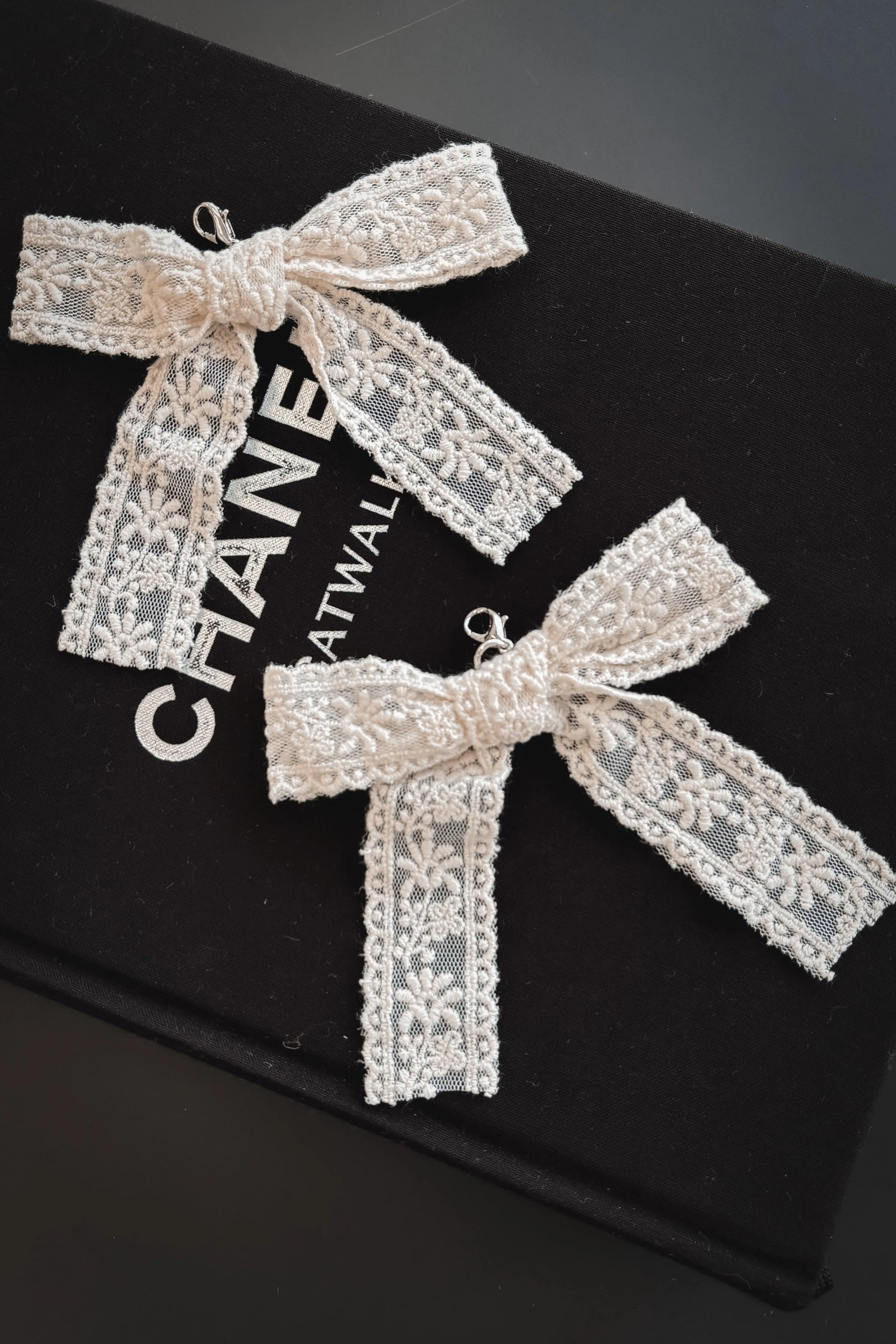 DEAL Make It Girly Lace Bow Shoe Charm