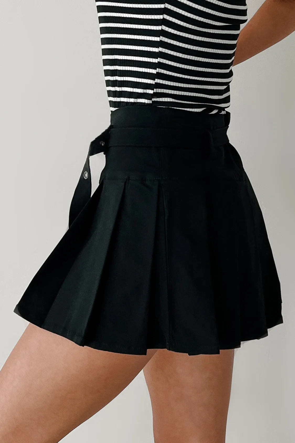 Influence & Inspire Pleated Belted Mini Skirt (Black)
