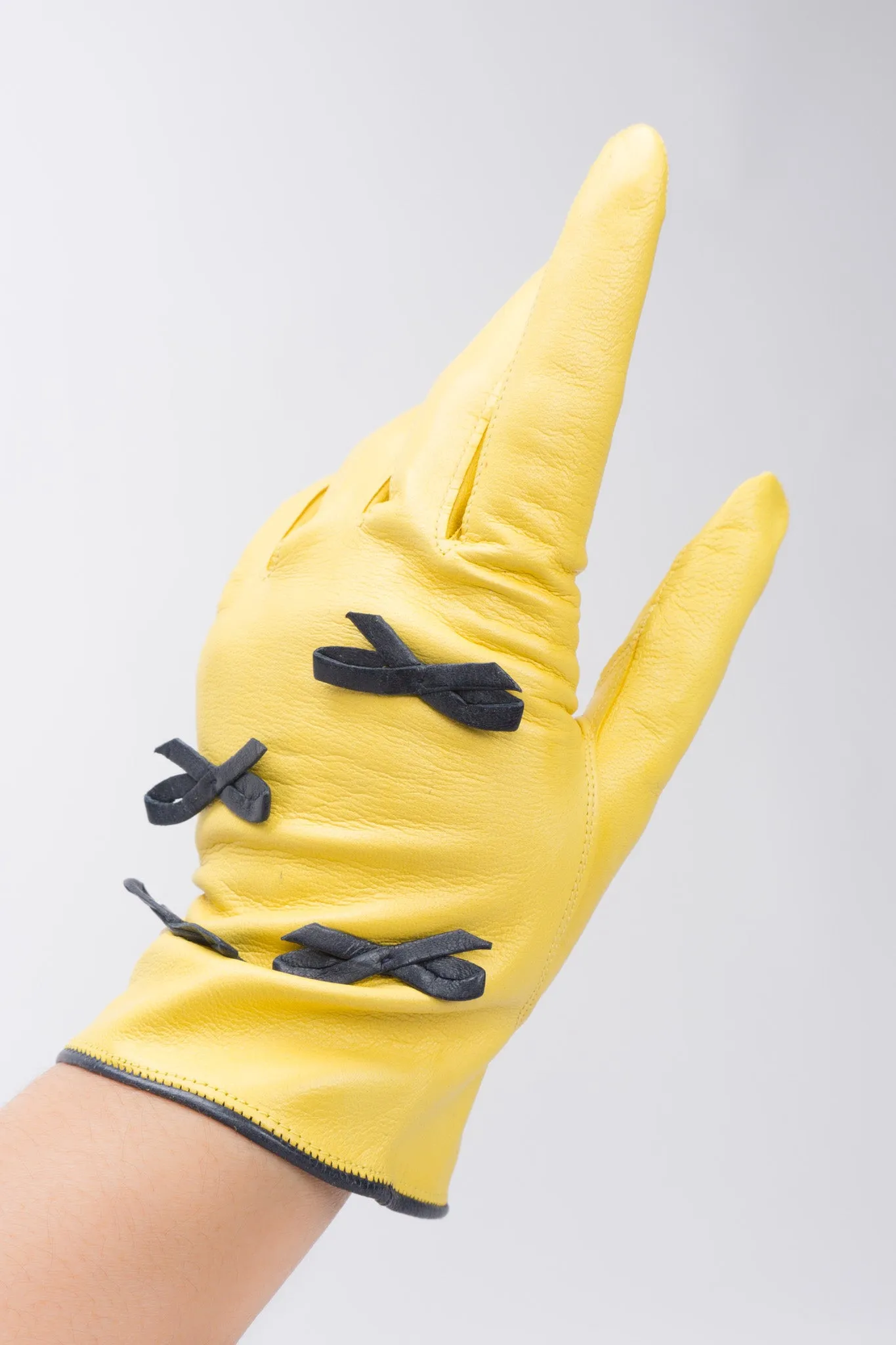Leather Bow Gloves