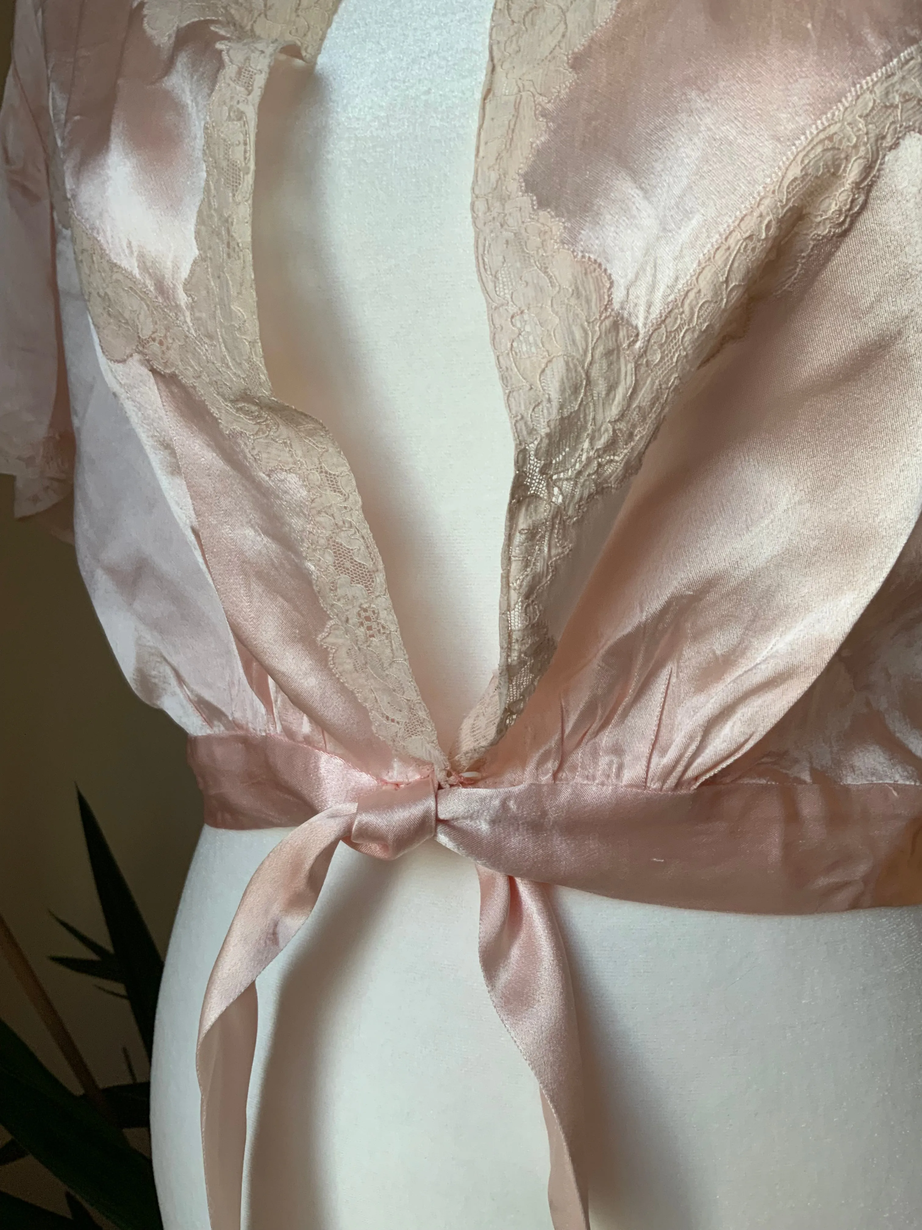 Light Pink Satin Bed Jacket - 50s - 50A