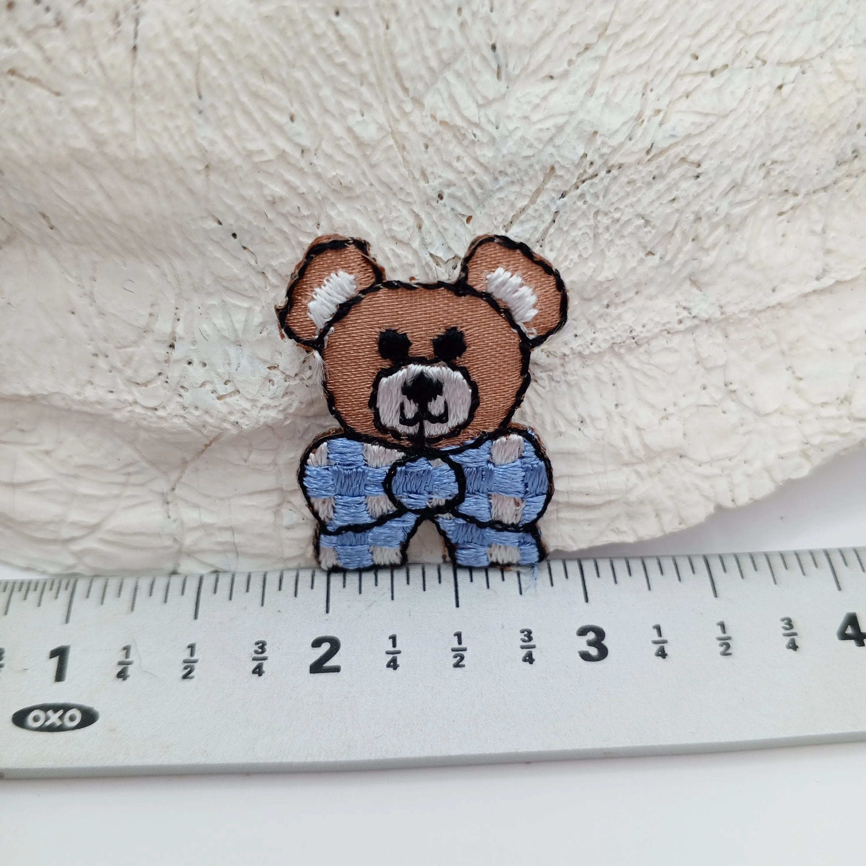 White Blue ribbon brown Teddy bear Patches Iron on sewing appliqué #471