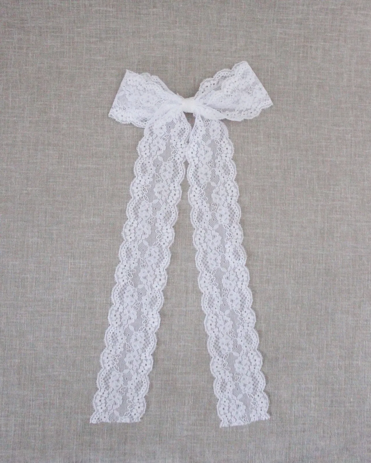 White Long Tail Vintage Lace Bow Hair Clip
